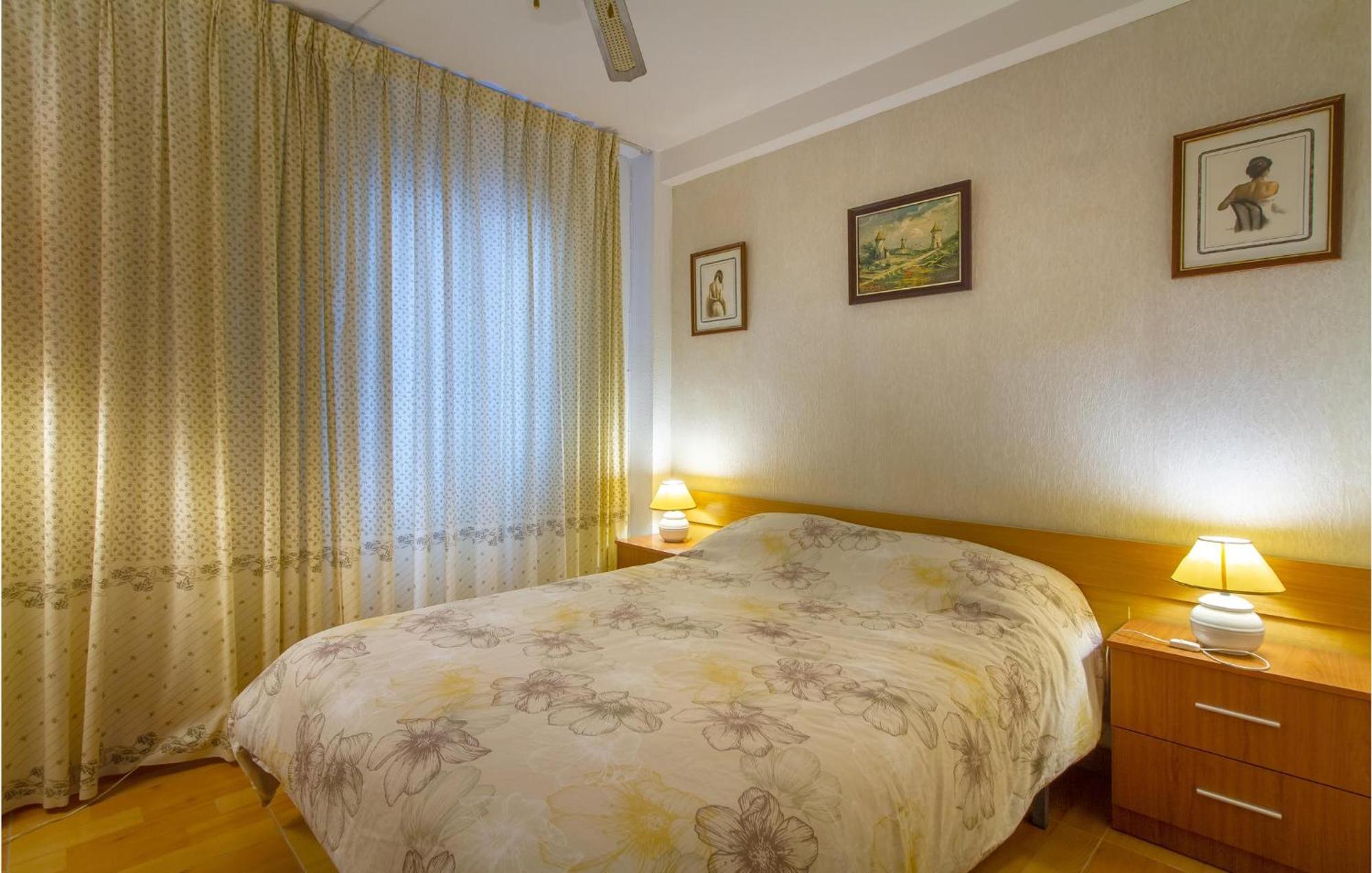 Stunning Apartment In Gandia With Kitchen 外观 照片