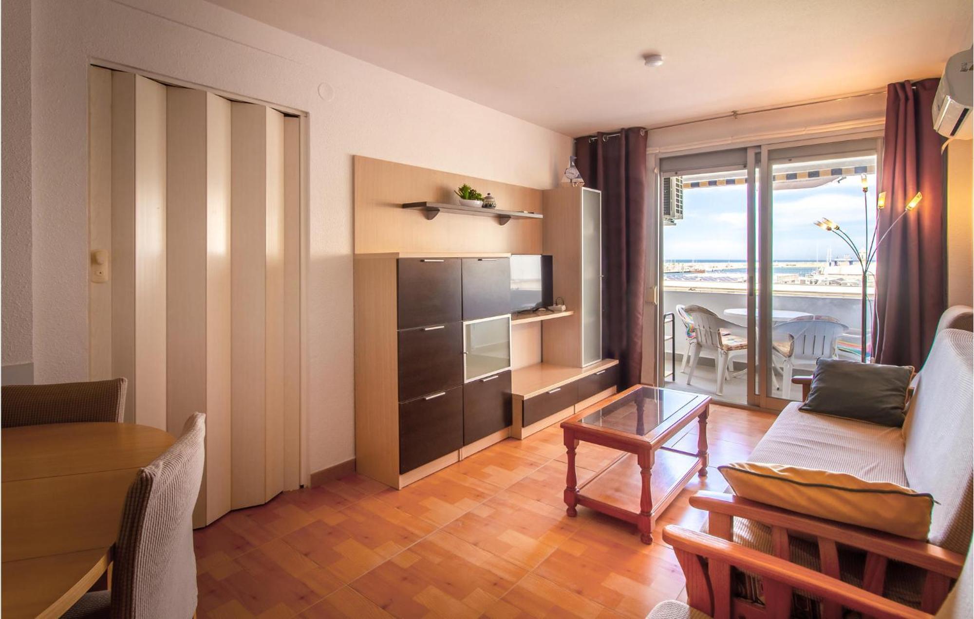 Stunning Apartment In Gandia With Kitchen 外观 照片